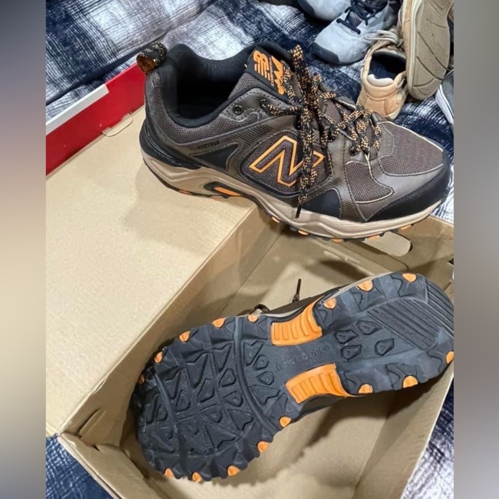 Trail Running New Balance Mens Size 7.5 new in box